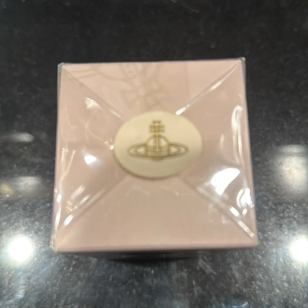 NIB Vivienne Westwood  Boudoir Eau de Parfum 
1.0 oz  natural spray - Picture 4 of 6